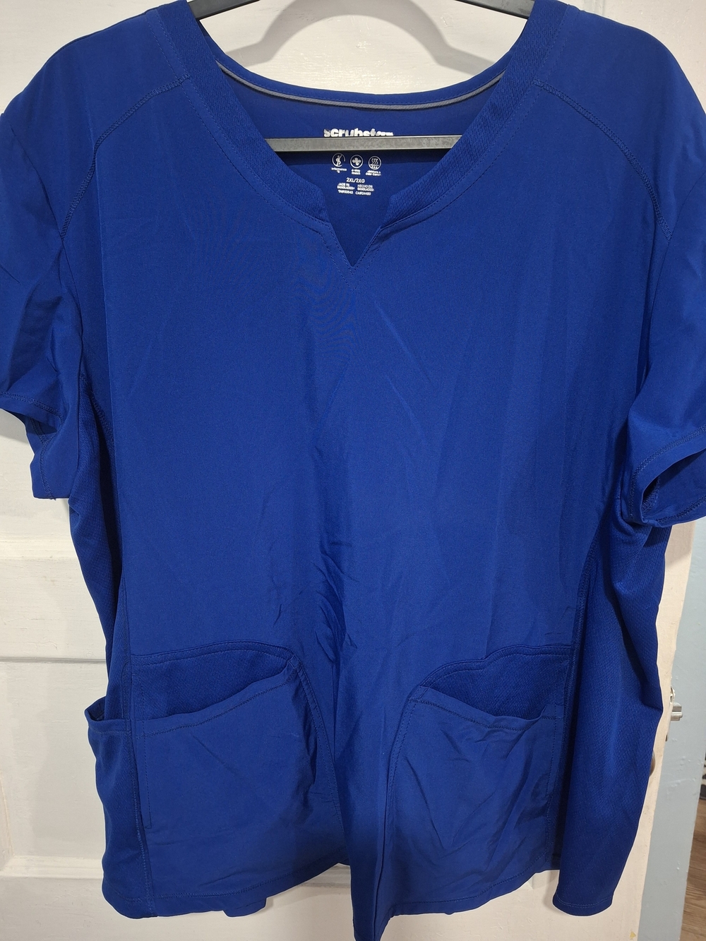 Scrubs-style Men's V-Neck Shirt in Royal Blue